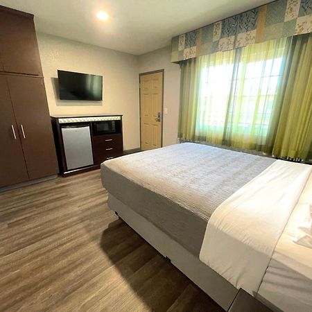 Sequoia Motel Fresno Dış mekan fotoğraf