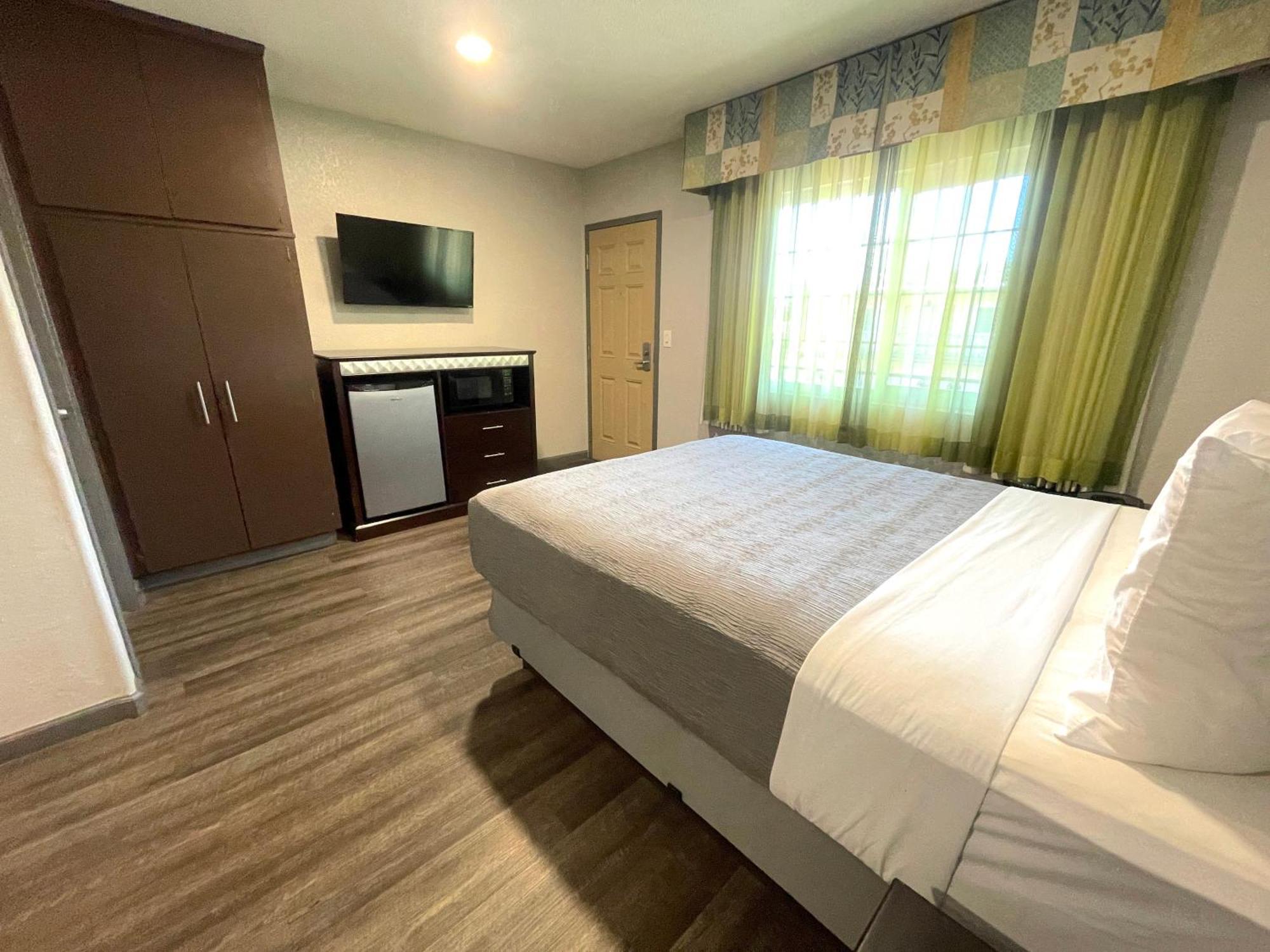 Sequoia Motel Fresno Dış mekan fotoğraf