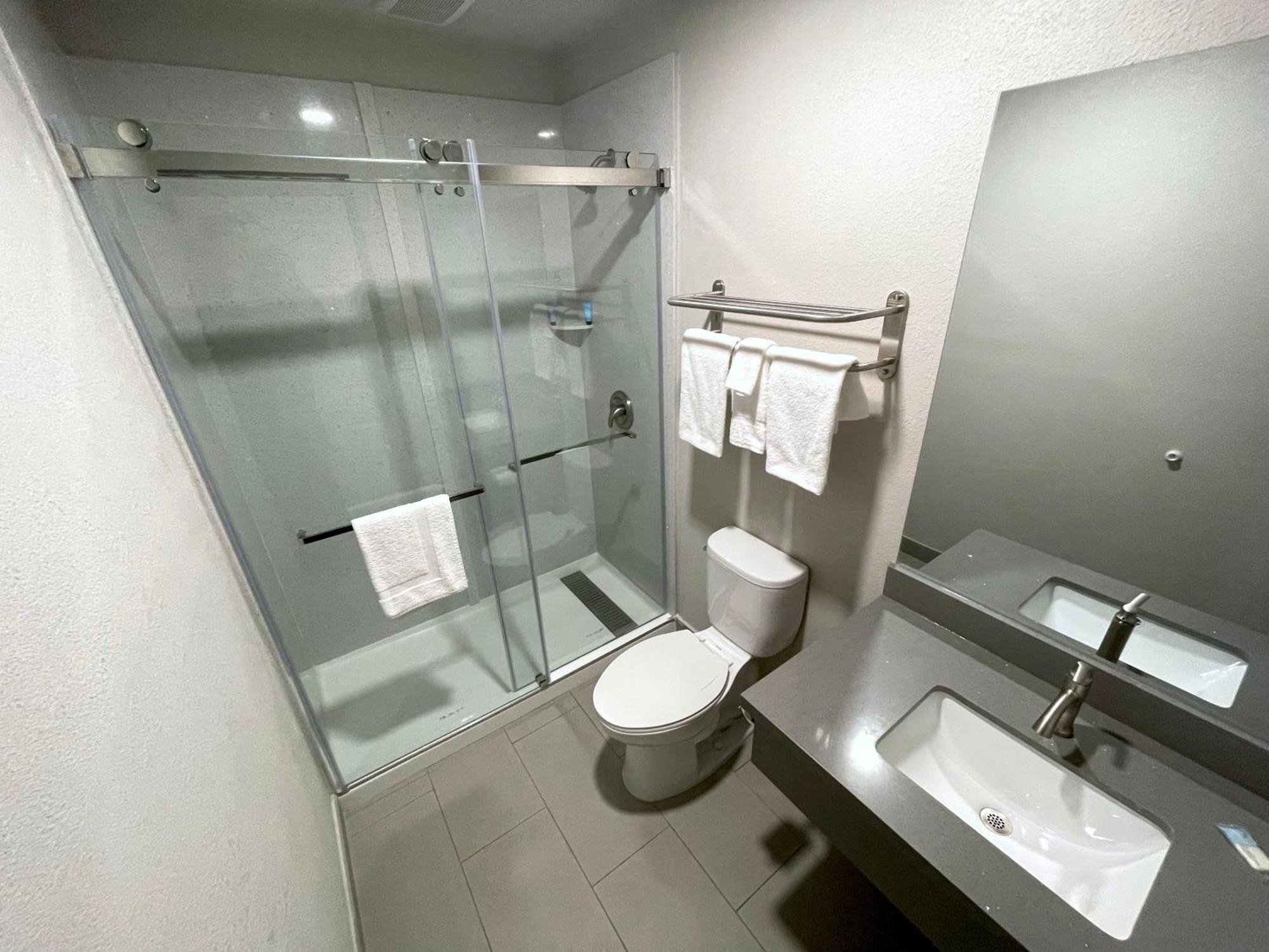 Sequoia Motel Fresno Dış mekan fotoğraf